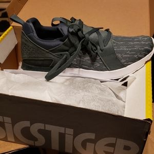 72 hr sale. Brand new Men's Asics Tiger Gel-Lyte V Sanze